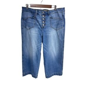 Torrid Button Fly Denim‎ Bermuda Shorts Light Wash Stretch Mid Rise Women's 18